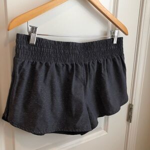 Lorna Jane Zip It Perforated Running Shorts Size Large Womens